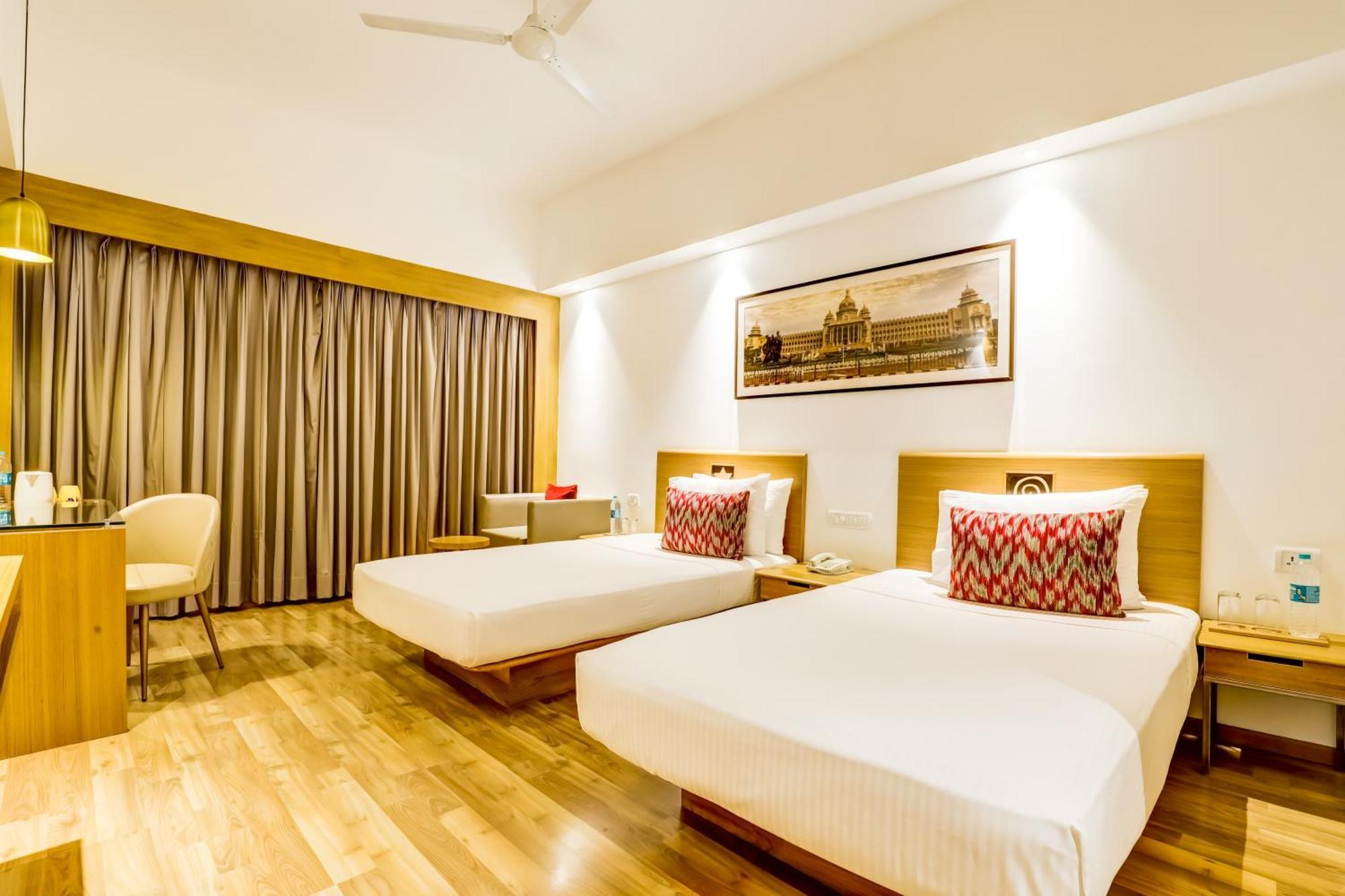 Lemon Tree Hotel Whitefield, Bengaluru Exteriör bild