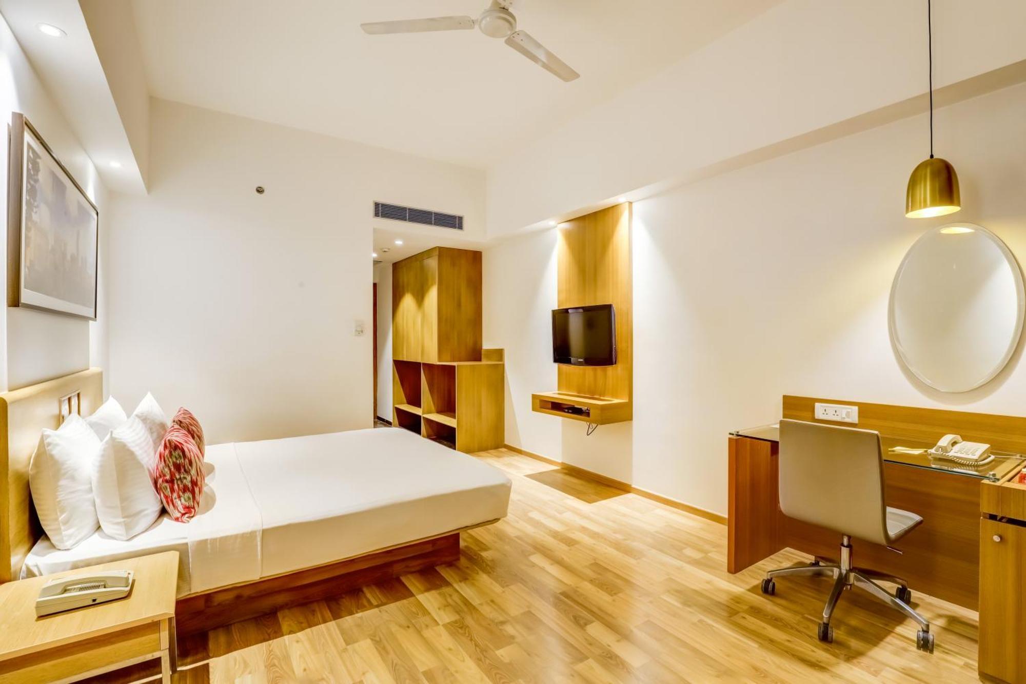 Lemon Tree Hotel Whitefield, Bengaluru Exteriör bild