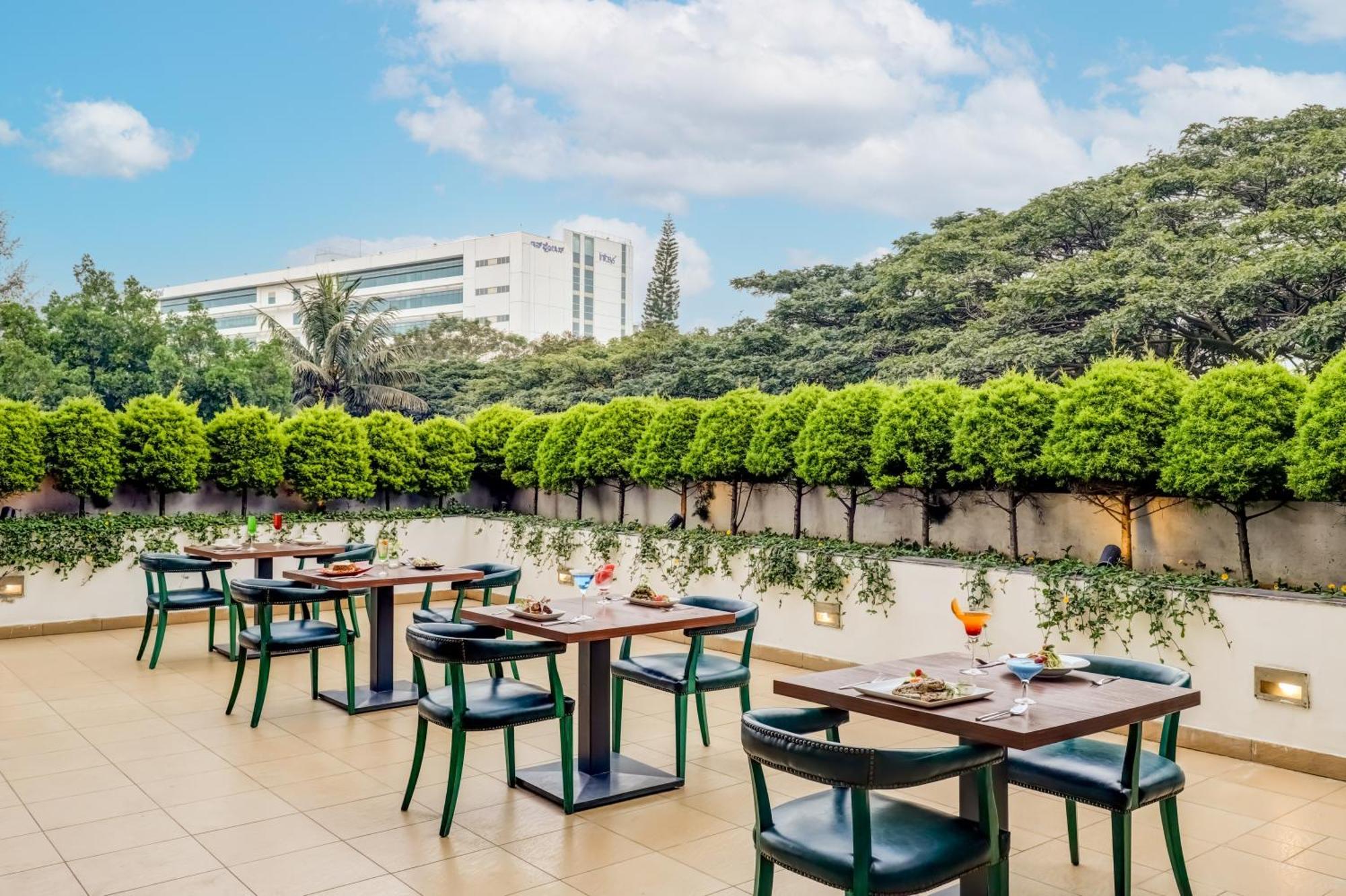 Lemon Tree Hotel Whitefield, Bengaluru Exteriör bild