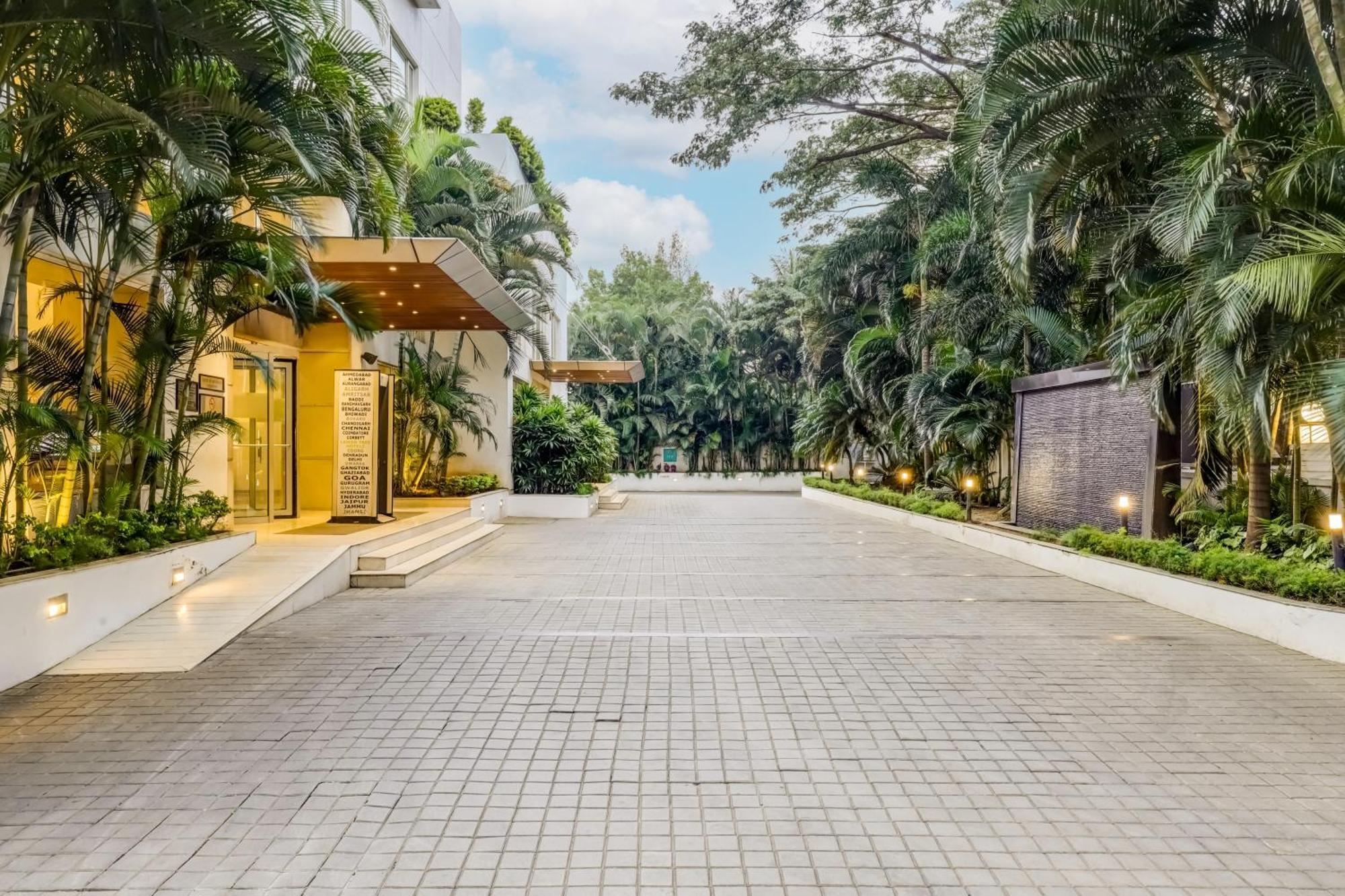 Lemon Tree Hotel Whitefield, Bengaluru Exteriör bild