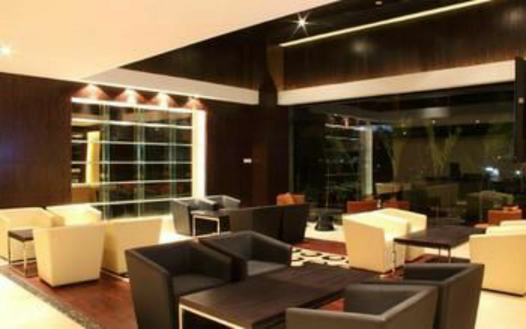 Lemon Tree Hotel Whitefield, Bengaluru Exteriör bild